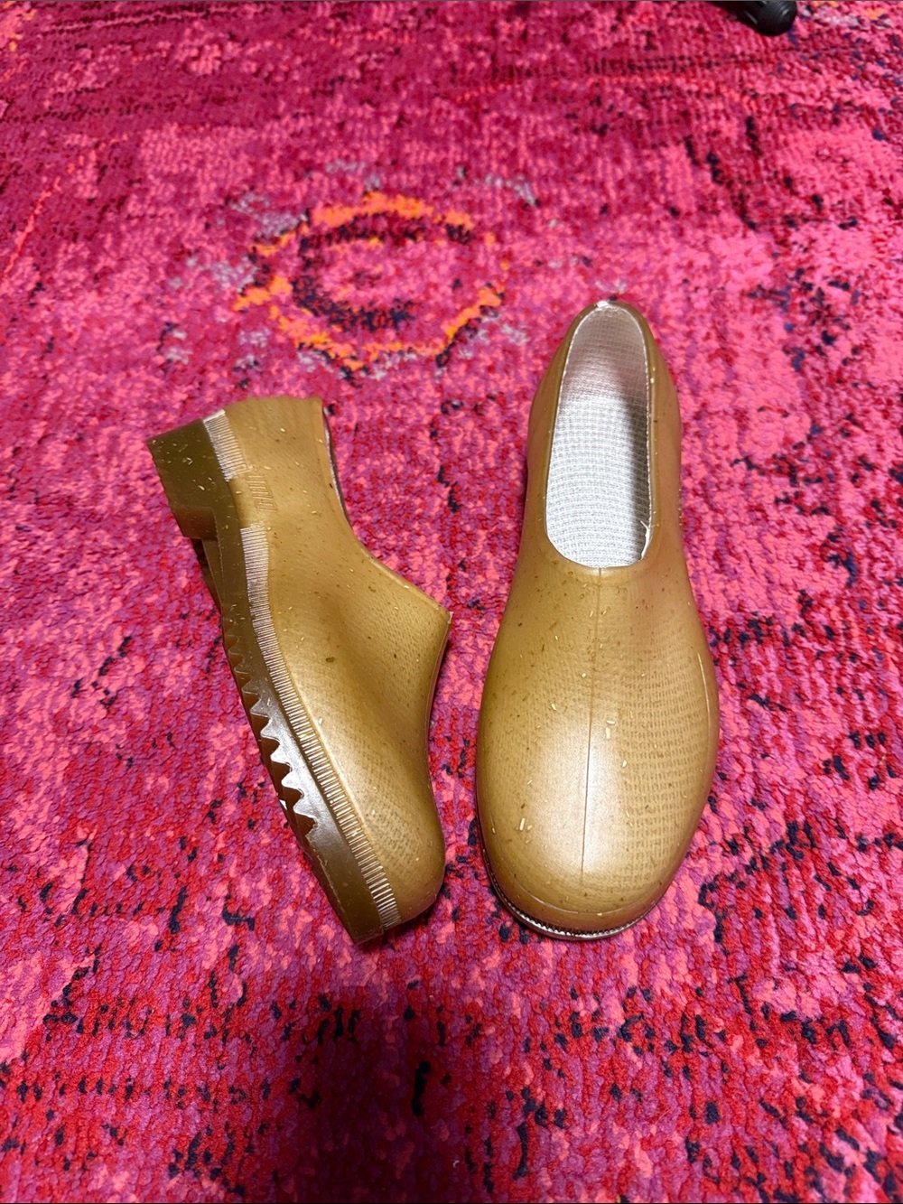 NWT • gardenheir • French recycled hemp garden clogs